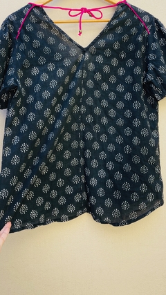 Blusa Trikonasana