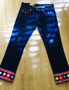 Jean intervenido Folk. Jeans personalizados a pedido tardan aprox 1 semana