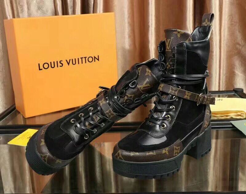 Bota Louis Vuitton - Comprar em Boutique La'Myra