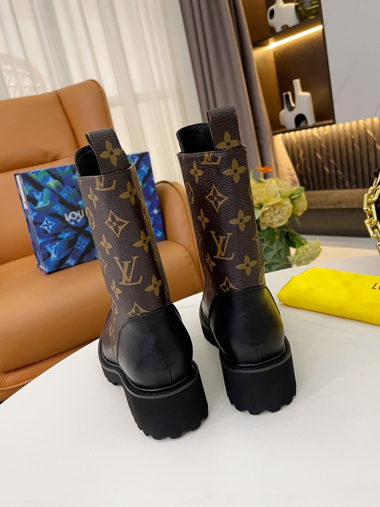 Bota Louis Vuitton - Comprar em Boutique La'Myra