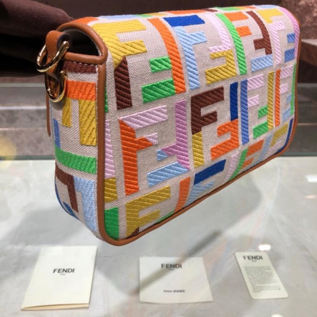 fendi changing bolsa