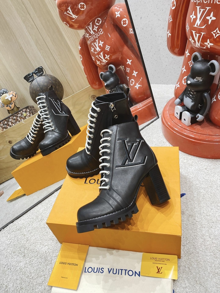 Preços baixos em Botas Preto Bota Louis Vuitton para mulheres