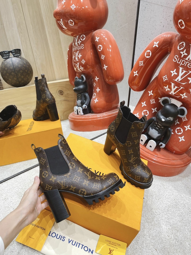 Bota Louis Vuitton c/ Salto - Boutique La'Myra