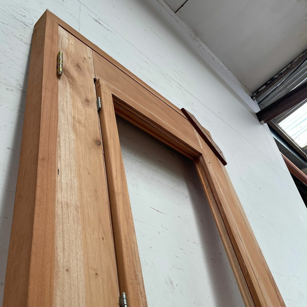 Puerta de entrada 1 hoja colonial cedro cod 6031