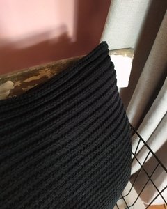 Capa de Almofada de Tricot Preta na internet