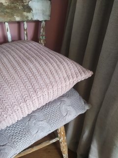Capa de Almofada de Tricot Rosa - Casa de Domingo