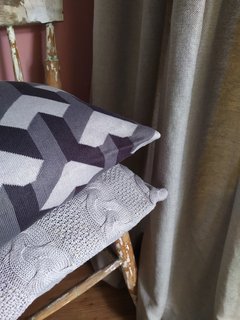 Capa de Almofada Geométrica Cinza de Tricot - comprar online