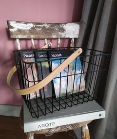 Cesta de Metal Grande Preta Alça Bambu - comprar online