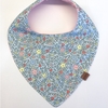 Babero Liberty Celeste