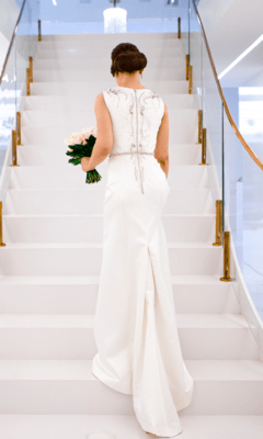 Vestido de noiva com bordados de strass nos ombros - TAM 36 - comprar online
