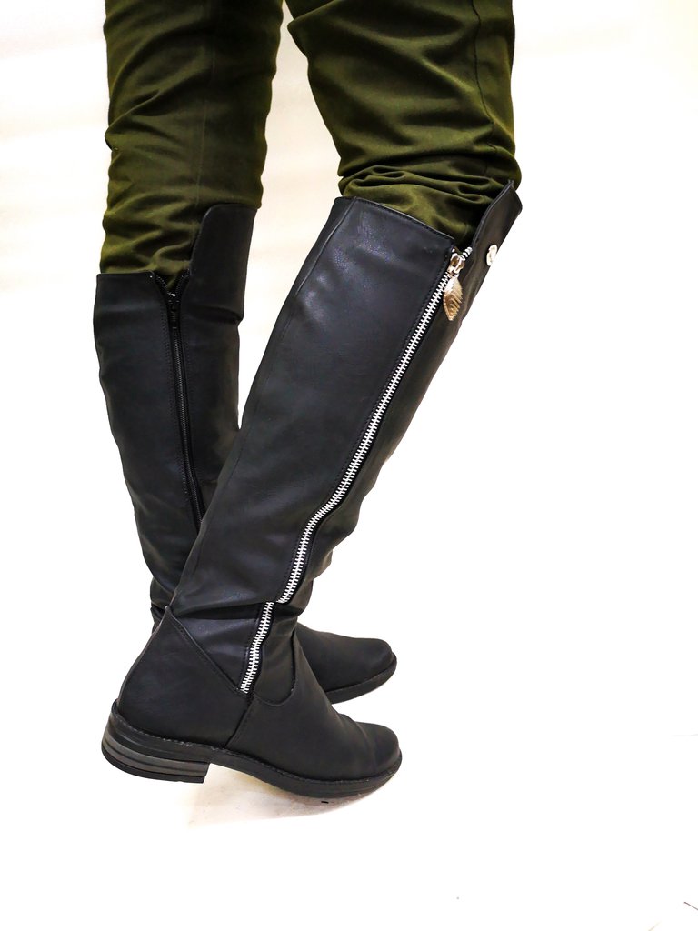 vitamina doble compresión Botas Largas | Botas planas en color negro | Botas de moda