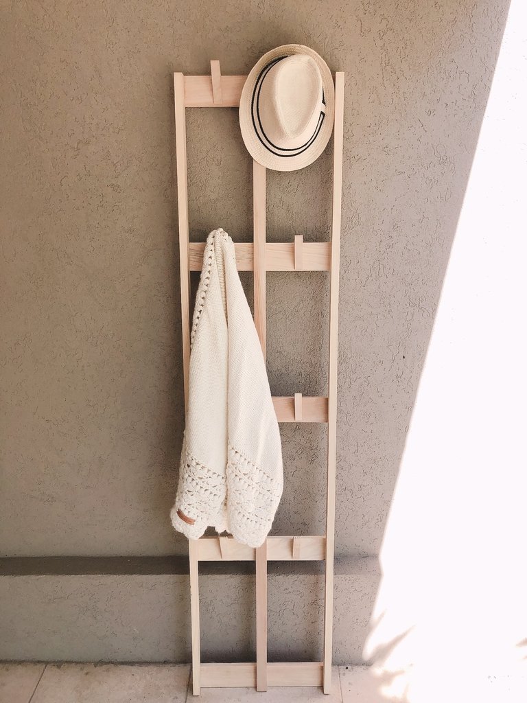 percheros nordicos de pie