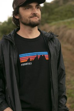 Camiseta Masculina Parnaso - "Up The Mountain"