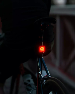 Luz Trasera KNOG Blinder Skull en internet