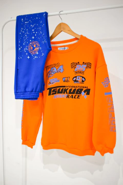 BUZO OVERSIZE RACE NARANJA en internet