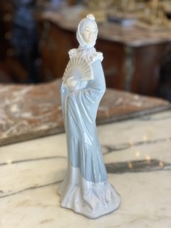 Escultura em porcelana “Dama com leque” NAO Lladro