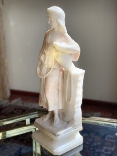 Cipriani - Escultura italiana em alabastro assinada na internet