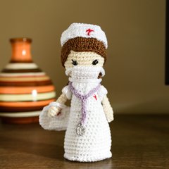 Boneca Enfermeira em amigurumi - loja online