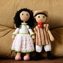 Casal de bonecos Prenda e Gaúcho em amigurumi - comprar online