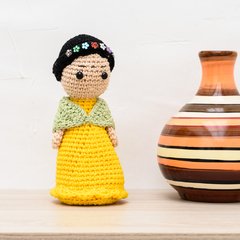 Boneca Frida Kahlo média em amigurumi - loja online