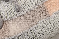 Imagem do Adidas Yeezy Boost 350 V2 "True Form" cinza europeu limitado