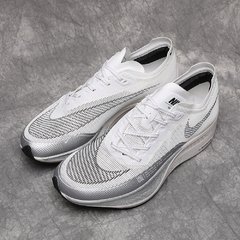 Nike ZoomX Vaporfly branco e cinza