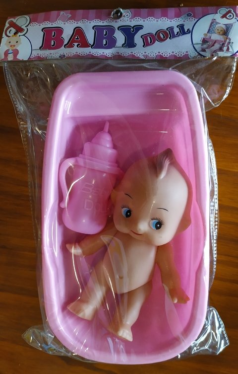Muñeca bebote Baby Doll con bañera