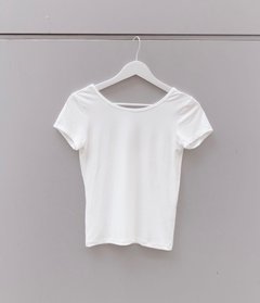 REMERA ESPALDA CAVADA en internet