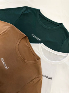 REMERA CUADRADA CLASSICAL - comprar online