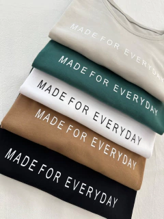 REMERA EVERYDAY en internet