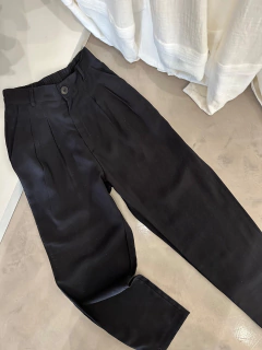PANTALÓN EMMITA CON TABLAS CHUPIN