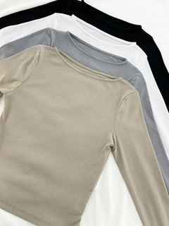 REMERA LISBON CUELLO BOTE