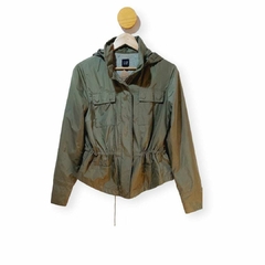 CAMPERA ROMPEVIENTOS GAP T.M