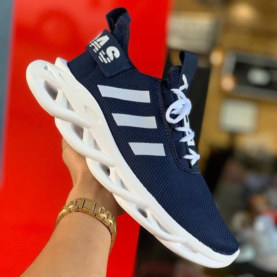 tênis azul marinho adidas