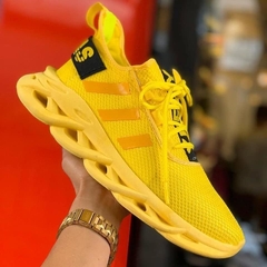 yeezy preto e amarelo