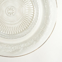 PLATO DE VIDRIO LABRADO BORDE DORADO REDONDO 29CM - comprar online