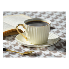 Set de taza y plato Alicia