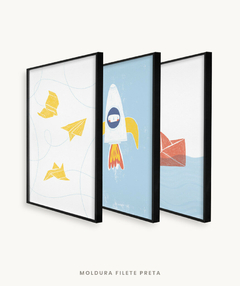 Conjunto com 3 Quadros Decorativos - Avião Papel + Foguete + Barco Papel - comprar online