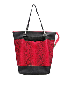 Cartera Kozuko cuero genuino charolado rojo y negro grabado.