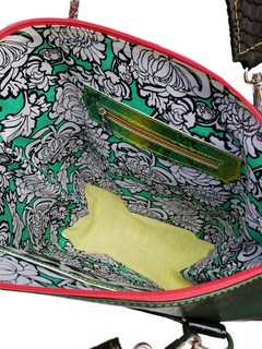 Cartera Kozuko cuero genuino print rosado combinado con metalizado verde y cuero ovino perforado amarillo. en internet