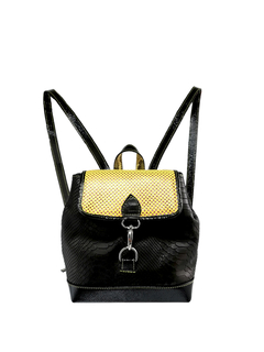 Mochila Shanti mix cuero genuino grabado, detalles en cuero ovino troquelalado amarillo y rosa metalizado.