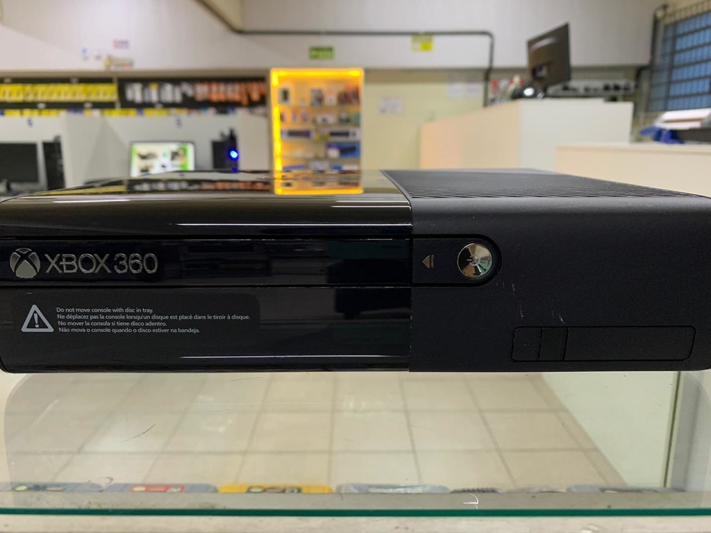 Xbox 360 Super Slim - Comprar em Penacho Games