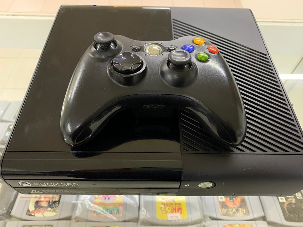 Xbox 360 super Slim 91 jogos 750 GB O Console completo funcionando 100% -  Escorrega o Preço
