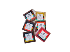 Moala Chocolate Blanco y Frambuesa con Nibs de Cacao