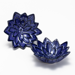 Conjunto 2 tigelinhas em cerâmica de alta temperatura - flores para petiscos - Azul Royal - Paula Unger.
