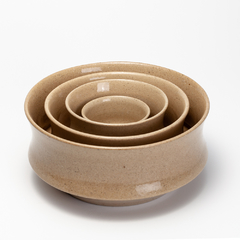 Um conjunto de 4 tigelas em cerâmica de alta temperatura bege - Paula Unger. - comprar online