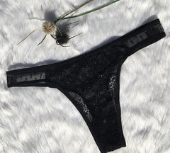 Tanga less en internet