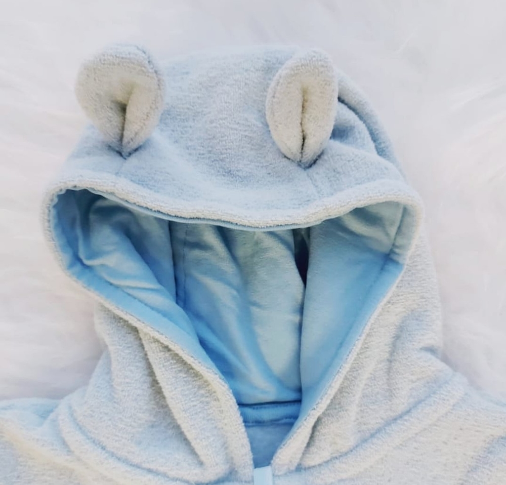 Macacão com capuz \