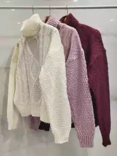 AMPL04 POLERA TRES ROMBOS OCHITOS - tienda online