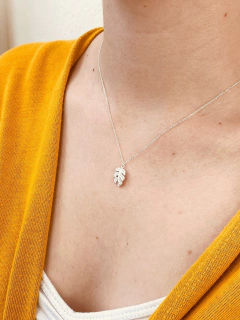 Collar hojita Con Circon Micropave - comprar online